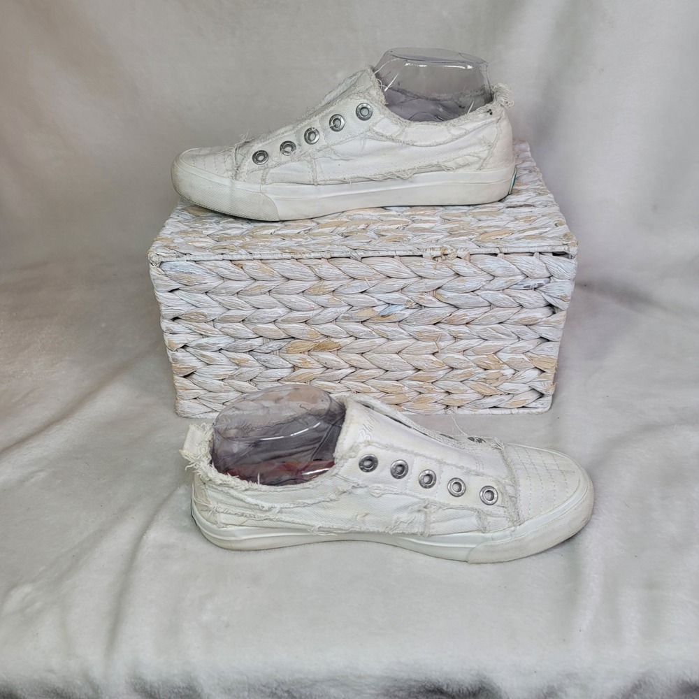 Blowfish Malibu White Slip On Sneakers Bohemian Casual Beach Low Top Y2K Sz 9 - Picture 2 of 5